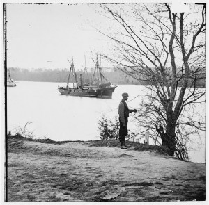 James River, Virginia. Ships on the (James River) (between 1861 and 1869; LOC - LC-DIG-cwpb-02184)