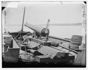 Bow Gun on Confederate gunboat Teazer, captured by the Maritanza (1862 July 4; LOC: LC-DIG-cwpb-01052)