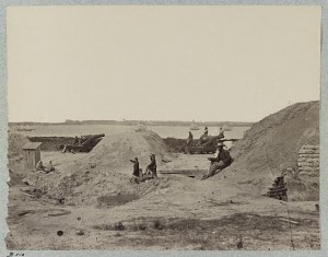 Confederate fortifications, Yorktown, Va. (photographed between 1861 and 1865, printed between 1880 and 1889LOC: LC-DIG-ppmsca-32789)