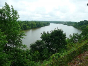 Drewry's_Bluff_view_downriver by Hal Jespersen june 2009