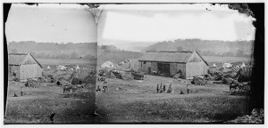 Keedysville, Md., vicinity. Smith's barn, used as a hospital after the battle of Antietam (by Alexander Gardner, 1862 September; LOC: LC-DIG-cwpb-00256)