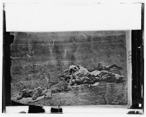 Antietam, Maryland. Dead on battlefield (1862 Sept; LOC: LC-DIG-cwpb-01435)