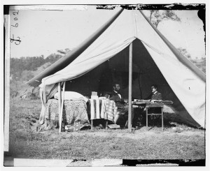 Antietam, Md. President Lincoln and Gen. George B. McClellan in the general's tent; another view (by Aleaxander Gardner, 1862 October 3; LOC: LC-DIG-cwpb-01131)
