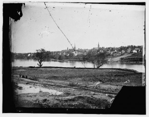 View of lower end of Fredericksburg, [...] (Feb. 1863; LOC: LC-DIG-cwpb-03551)