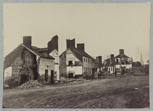 Street in Fredericksburg, Va., showing houses destroyed by bombardment in December, 1862 (photographed 1862, [printed between 1880 and 1889]; LOC: LC-DIG-ppmsca-32890)