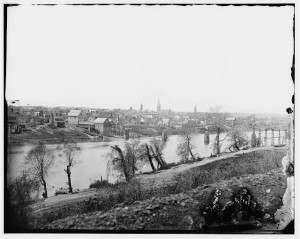 Fredericksburg, Va. View of town from east bank of the Rappahannock (by Timothy H. O'Sullivan, 1863 March; LOC: LC-DIG-cwpb-04325)