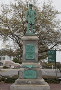 Statue of Rear Admiral Raphael Semmes, Mobile, Alabama (by Carol M. Highsmith, 2010 March 17; LOC:  LC-DIG-highsm-05248)