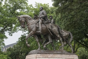Equestrian statue of Confederate General Robert E. Lee, astride his horse, Traveller, in the park that surrounds the headquarters of the Dallas Park Board in Oak Lawn section of Dallas, Texas (Forms part of: Lyda Hill Texas Collection of Photographs in Carol M. Highsmith's America Project in the Carol M. Highsmith Archive., 2014; LOC: LC-DIG-highsm-28900)