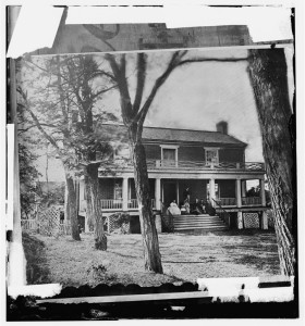 Appomattox Court House, Virginia. McLean house  (by Timoth H. O'Sulllivan, April 1865; LOC: http://www.loc.gov/item/cwp2003004615/PP/)