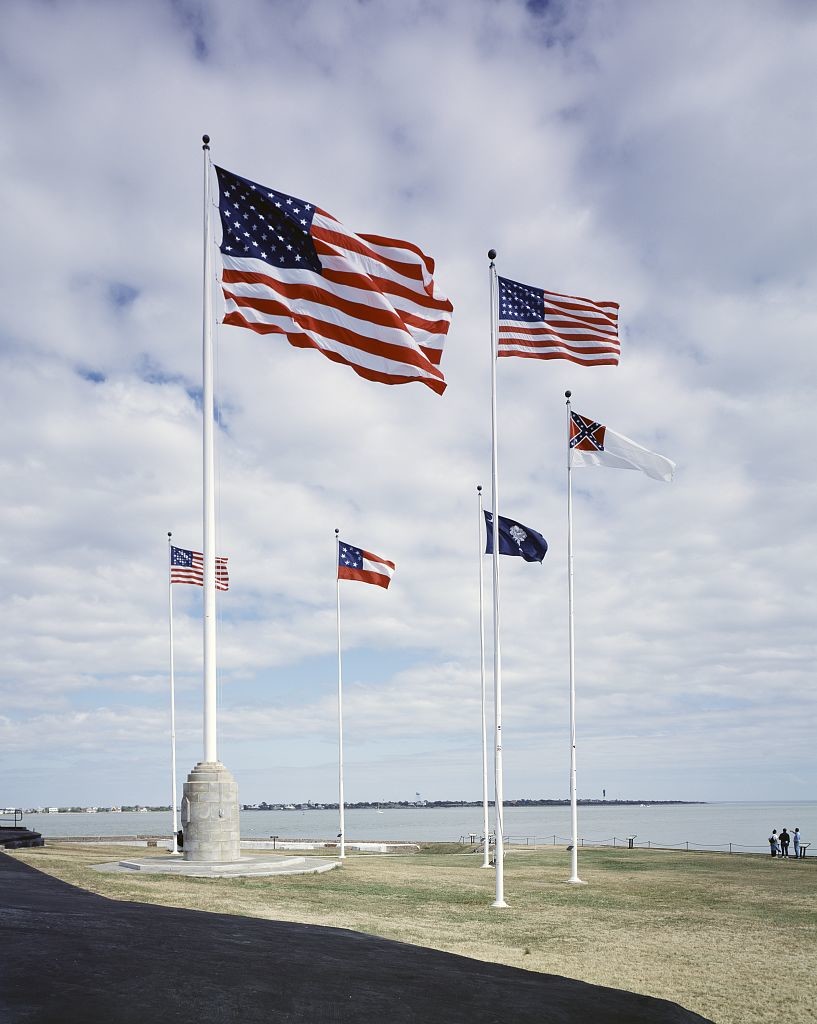 Flags at Fort Sumter in South Carolina (LOC: http://www.loc.gov/item/2011630675/)