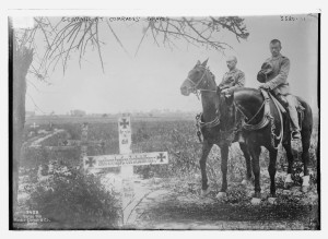 Germans at comrades' graves (1914 or 1915; LOC: http://www.loc.gov/item/ggb2005019819/)