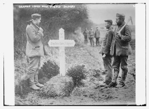 German cross over French soldiers (1914 or 1915; LOC: http://www.loc.gov/item/ggb2005019984/)