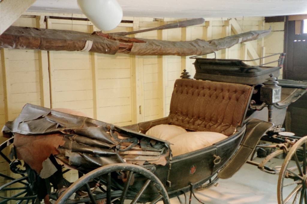 SewardCarriage (https://en.wikipedia.org/wiki/File:SewardCarriage.JPG)