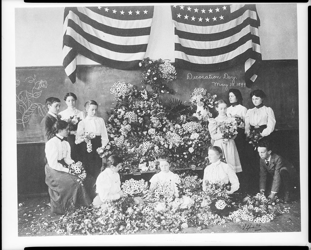Daisies gathered for Decoration Day, May 30, 1899] (LOC: https://www.loc.gov/item/2001703674/)