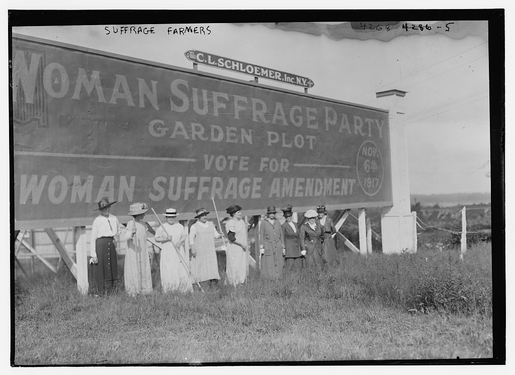 Suffrage farmers (1917; LOC: https://www.loc.gov/item/ggb2006000301/)