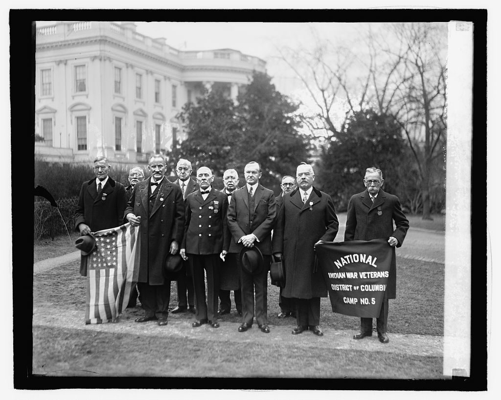 Coolidge & Nat. Indian War Vets Assn., 2/16/27 (LOC: https://www.loc.gov/item/2016842928/)